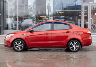 Подержанный автомобиль Kia Rio Sedan 2012 года (8 фото)