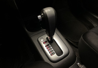 Подержанный автомобиль Suzuki Liana Sedan 2006 года (12 фото)