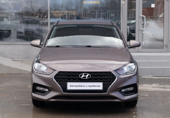 Подержанный автомобиль Hyundai Solaris Sedan 2020 года (2 фото)