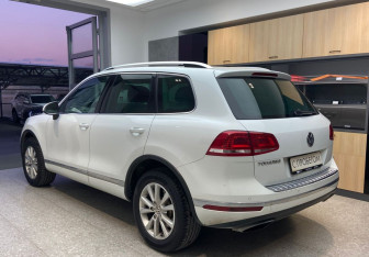 Подержанный автомобиль Volkswagen Touareg 2016 года (7 фото)