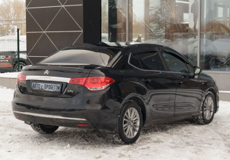 Подержанный автомобиль Citroen C4 Sedan 2013 года (5 фото)