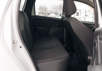 Подержанный автомобиль Renault Duster 2017 года (15 фото)