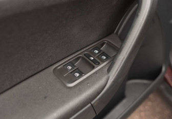 Подержанный автомобиль Skoda Yeti 2011 года (15 фото)