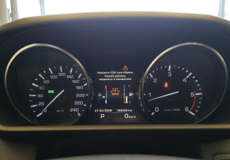 Подержанный автомобиль Land Rover Range Rover Sport 2015 года (10 фото)