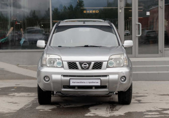 Подержанный автомобиль Nissan X-Trail 2005 года (2 фото)
