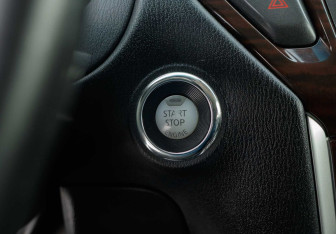 Подержанный автомобиль Nissan Pathfinder 2014 года (14 фото)