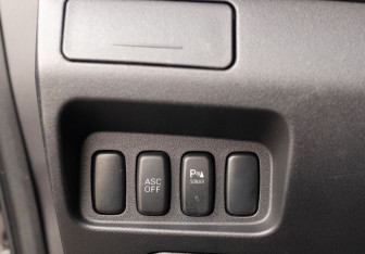 Подержанный автомобиль Peugeot 4007 2010 года (19 фото)