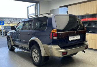 Подержанный автомобиль Mitsubishi Montero Sport 2001 года (6 фото)