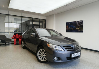 Подержанный автомобиль Toyota Camry Sedan 2010 года (3 фото)