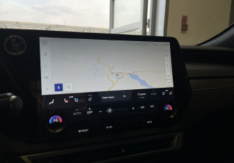 Подержанный автомобиль Lexus RX 2023 года (14 фото)