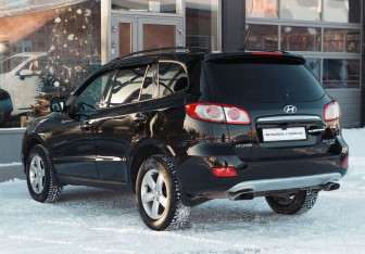 Подержанный автомобиль Hyundai Santa Fe 2011 года (7 фото)