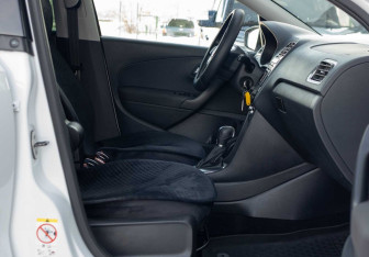 Подержанный автомобиль Volkswagen Polo Sedan 2018 года (19 фото)