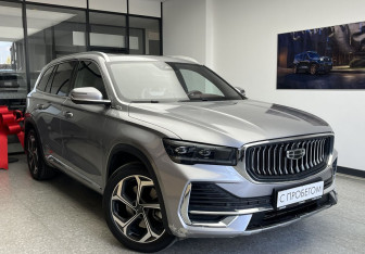Подержанный автомобиль Geely Monjaro 2022 года (3 фото)