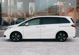 Подержанный автомобиль Honda Odyssey Minivan 2016 года (8 фото)