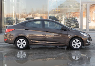 Подержанный автомобиль Hyundai Solaris Sedan 2015 года (4 фото)