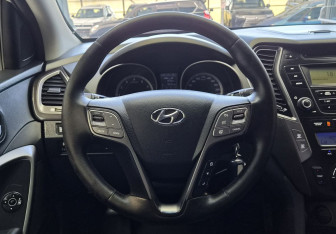 Подержанный автомобиль Hyundai Santa Fe 2012 года (9 фото)