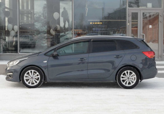 Подержанный автомобиль Kia Ceed Wagon 2017 года (8 фото)