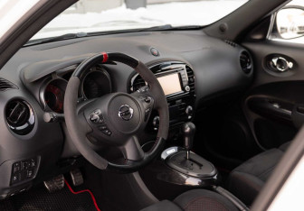 Подержанный автомобиль Nissan Juke 2014 года (11 фото)