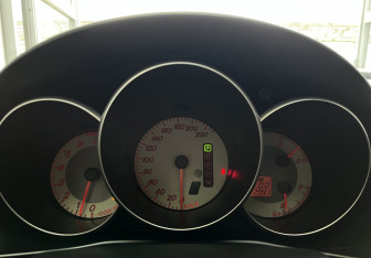 Подержанный автомобиль Mazda 3 Sedan 2008 года (11 фото)