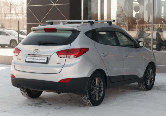 Подержанный автомобиль Hyundai ix35 2014 года (5 фото)