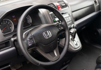 Подержанный автомобиль Honda CR-V 2012 года (11 фото)