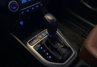 Подержанный автомобиль Hyundai Creta 2019 года (14 фото)