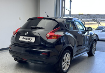 Подержанный автомобиль Nissan Juke 2011 года (4 фото)
