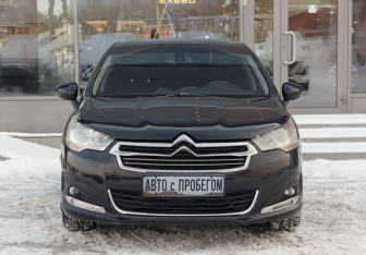 Подержанный автомобиль Citroen C4 Sedan 2013 года (2 фото)