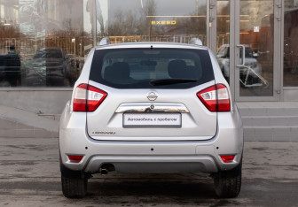 Подержанный автомобиль Nissan Terrano 2016 года (6 фото)