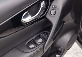 Подержанный автомобиль Nissan Qashqai 2014 года (17 фото)