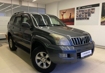 Подержанный автомобиль Toyota Land Cruiser Prado 2006 года (3 фото)