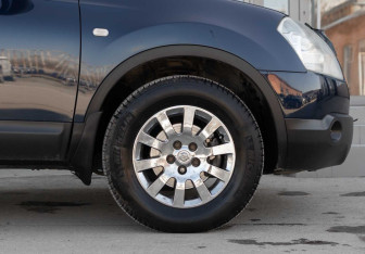 Подержанный автомобиль Nissan Qashqai 2008 года (9 фото)