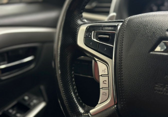 Подержанный автомобиль Mitsubishi Pajero Sport 2022 года (14 фото)