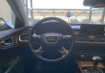 Подержанный автомобиль Audi A7 2010 года (16 фото)