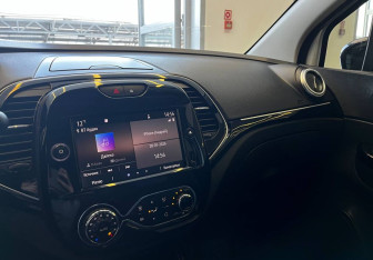 Подержанный автомобиль Renault Kaptur 2022 года (9 фото)