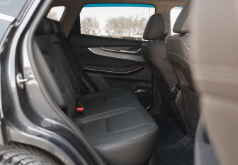 Подержанный автомобиль Exeed LX 2023 года (20 фото)