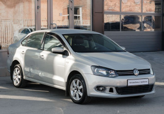 Подержанный автомобиль Volkswagen Polo Sedan 2011 года (3 фото)