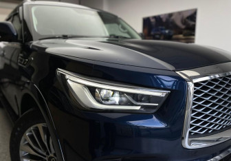 Подержанный автомобиль Infiniti QX80 2021 года (10 фото)