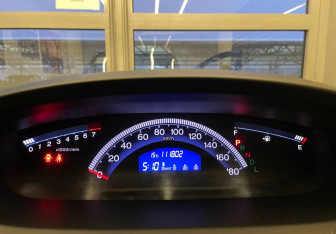 Подержанный автомобиль Honda Freed 2012 года (14 фото)