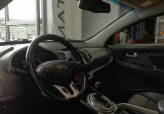 Подержанный автомобиль Kia Sportage 2014 года (10 фото)