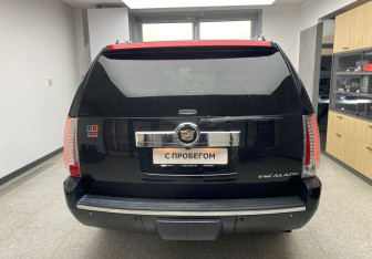 Подержанный автомобиль Cadillac Escalade Suv 2012 года (6 фото)
