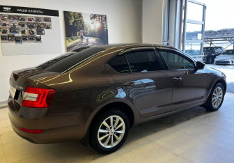 Подержанный автомобиль Skoda Octavia Wagon 2013 года (5 фото)