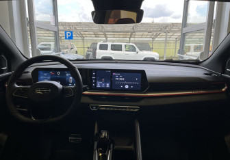Подержанный автомобиль Geely Coolray 2023 года (10 фото)