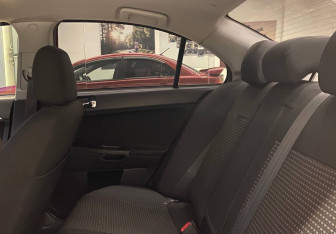 Подержанный автомобиль Mitsubishi Lancer Sedan 2008 года (13 фото)