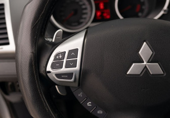 Подержанный автомобиль Mitsubishi Outlander 2008 года (12 фото)