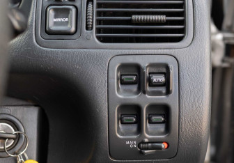 Подержанный автомобиль Honda CR-V 2001 года (15 фото)
