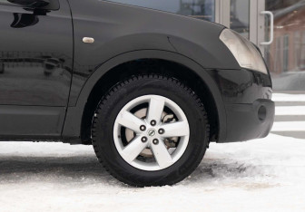 Подержанный автомобиль Nissan Qashqai 2007 года (9 фото)