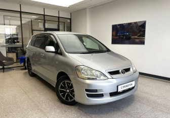 Подержанный автомобиль Toyota Ipsum 2005 года (4 фото)