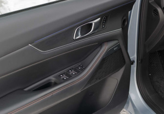 Подержанный автомобиль Changan UNI-K 2023 года (17 фото)