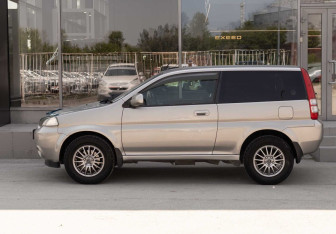Подержанный автомобиль Honda HR-V 2003 года (8 фото)